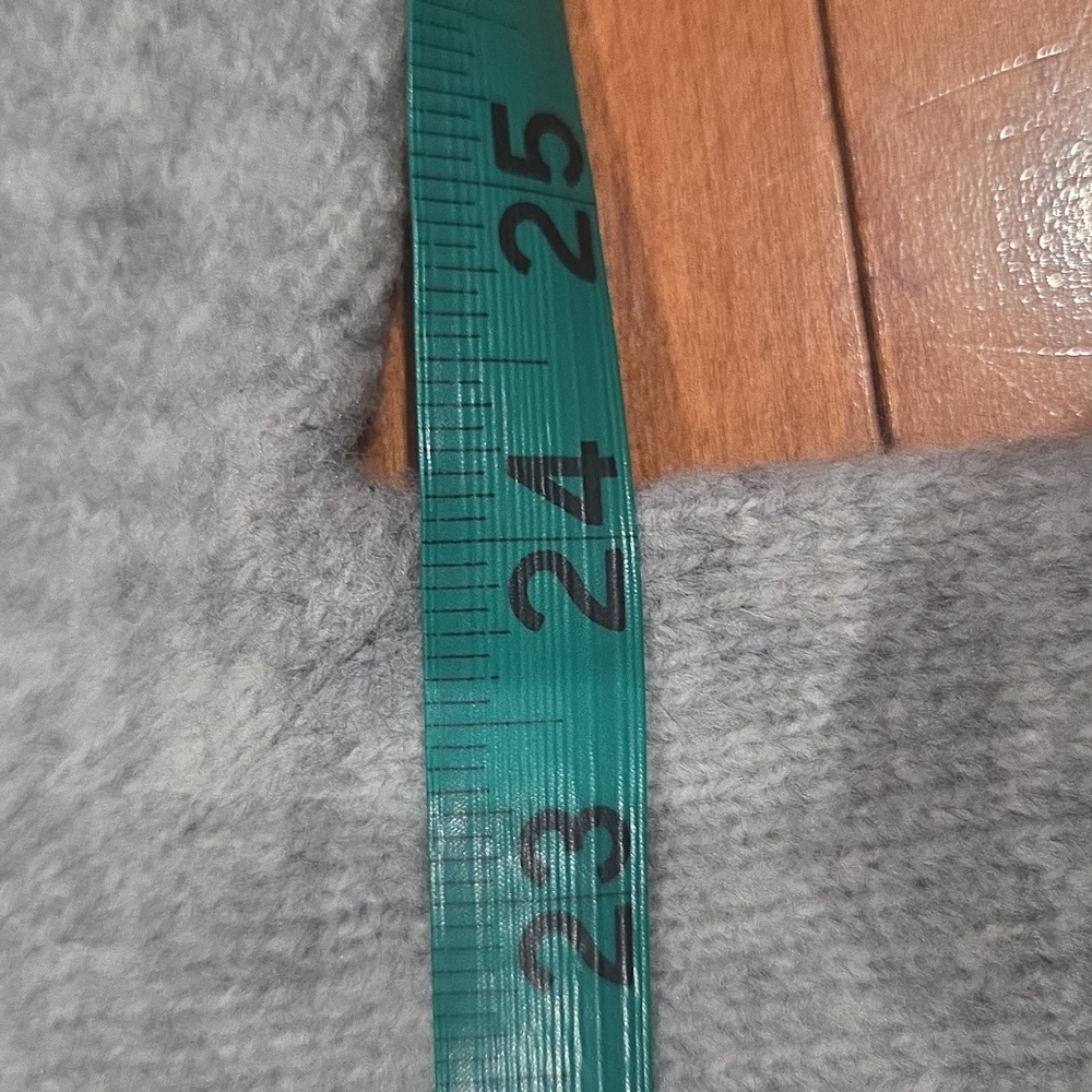 H&M Gray Oversized Sweater with Black Text "I'M A DREAMER" - Picture 5 of 5